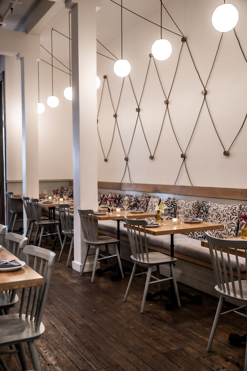 brasserie_saison_gallery_dining_seating_lighting-1.jpg